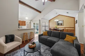 Beautiful, Quiet and Cozy Condo - Image 2