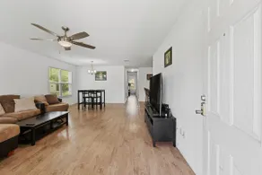 Taylor Home | Samsung | 5 Beds | Ideal for Workers - Image 5