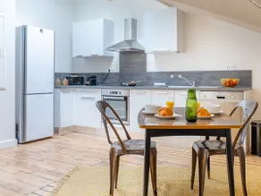 Bright, Cozy and Quiet Haven near Downtown - Image 4
