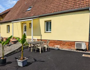 Lovely & atypical apartment, fast wifi, garden - Image 2