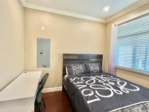 Central & Comfy 1B1B - Image 4