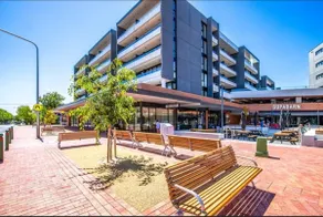 Spacious 2 bedroom Retreat in Kingston, 2 car park - Image 3