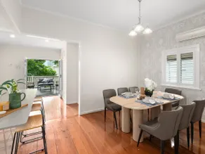 Cozy 4-Bed Heritage Home |Spacious|Aircon|2Carport - Image 5