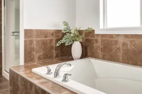 9 Bed Lux Lodge | Winter Jetted Tub • AC • BBQ - Image 5