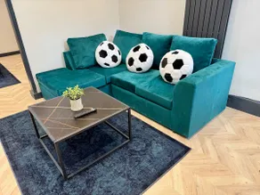 *Luxury LFC Fans House*Close Stadium*Free Parking* - Image 3