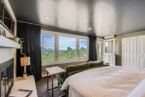 Spacious Suite Mtn Views Peaceful & Private - Image 2
