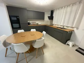 Large 85 m2 duplex apartment - Image 3