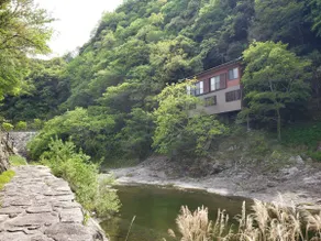 20-minute drive from Takamatsu Airport / Small private villa surrounded by beautiful mountains and clear streams / Free parking available - Image 2