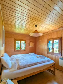 Mountain retreat, green chalet, views & garden - Image 3