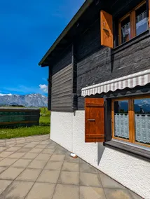 Mountain retreat, green chalet, views & garden - Image 5