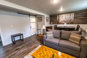 Charming split-level near Lambeau - Image 4