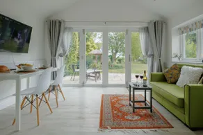 Spacious guest house in village near Cambridge - Image 2