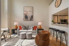 Stylish 2 BR, 2 BA in the Heart of the City! - Image 2