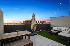 Spacious 3BR Penthouse | Carpark & Private Rooftop - Image 2