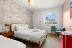 Cool Room for 4 - Pool & Parking - Image 4