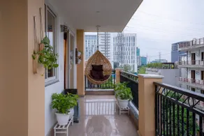 Chic & Cozy Pink Theme | 1BHK w/ Balcony Gurugram - Image 2