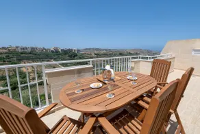 Luxury Apartment Valley Views B11 - Image 3