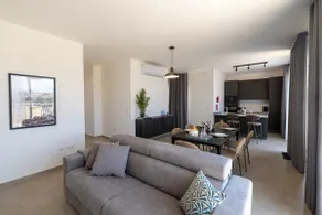 Luxury Apartment Valley Views B11 - Image 5