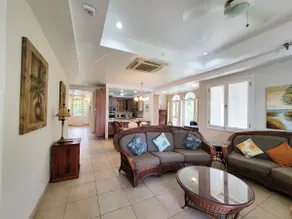 Mahi Mahi Suite, A Seaside Retreat that Sleeps Six on Grafton Beach - Image 3