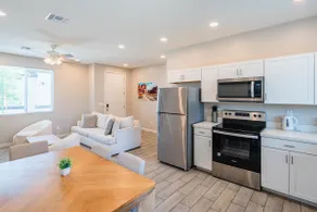 Premium 3Bed | 2BR | 2Bath | 70” Smart TV | 2Bath - Image 3