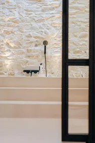 The Barn - Exceptional 5* Room - Image 2