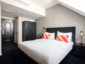 Numa | Modern Attic Room in the Centre of Brussels - Image 3