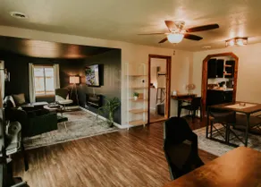 LODGE - 2 Qn Bds | Fireplace | Full Kitchen | WIFI - Image 4
