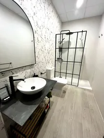 Elite Apartments - Art Collection - Gustav, Gu... - Image 3