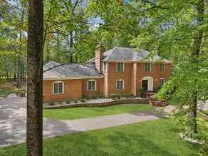 DC Luxury Retreat in Forest—Spacious Full of Fun - Image 2