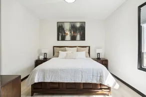 1BR Apartment | Modern Design | Near NYC | King Bd - Image 3