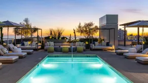The Pearl Coast | Rooftop Pool High-End 2BR 2BA - Image 2