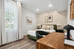 Cozy 3BR Near NYC & MetLife | Parking Included - Image 4
