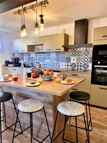 6-person apartment • Beach 15 min away • 3 bedrooms - Image 2
