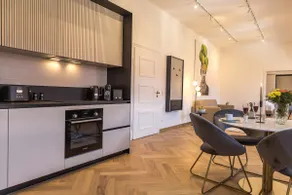 Spacious Suite • 70 m² • Bedroom & AC - Image 3