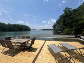 Massive Lakefront Mansion, 9BR/6BA 16 beds, private pool & dock, 9200sqft+ - Image 3