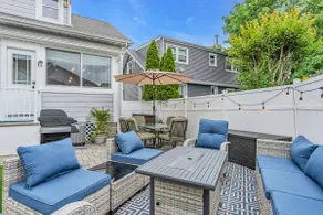 2Blocks 2Beach | Free Coffee | Linens+Towels | AC - Image 3