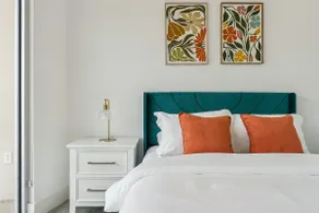 Cozy Spot Near Downtown No 318 - Image 3