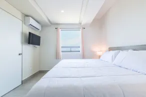 1 King & 2 Twin Bed | 6 people 2BR2br | Gym & Pool - Image 4