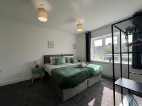 Contractors/Free Parking/3 Bed 3 showers/Garden - Image 5