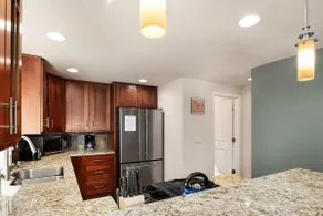 Stylish Urban Townhome with Inspiring Eastern View - Image 3
