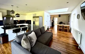 Fabulous art deco house Sleeps 8 garden parking wf - Image 3