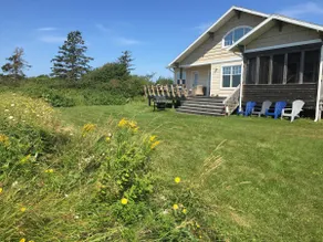 Tranquility Beach Cottage with Beach Access - Image 3