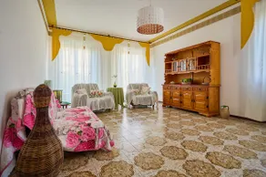 Country house - Image 2
