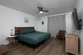 Rustic 2BR Farmhouse Retreat With 2 King Beds - Image 2