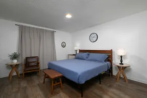 Rustic 2BR Farmhouse Retreat With 2 King Beds - Image 3