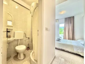 B&M Holiday-Double Room - Image 5