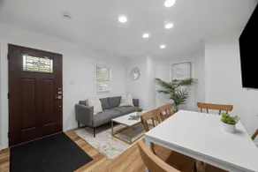 Modern & Spacious 4 Bdr Apt in Gibsonia/Pittsburgh - Image 2