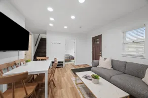 Modern & Spacious 4 Bdr Apt in Gibsonia/Pittsburgh - Image 3