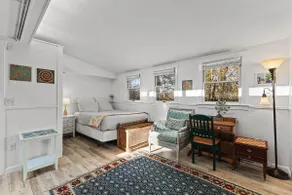 Woods Hole Backyard Guest House Full of charm! - Image 3