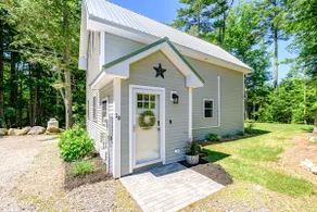 Sebago Lake | Walk to Beach | Sleeps 6 - Image 3